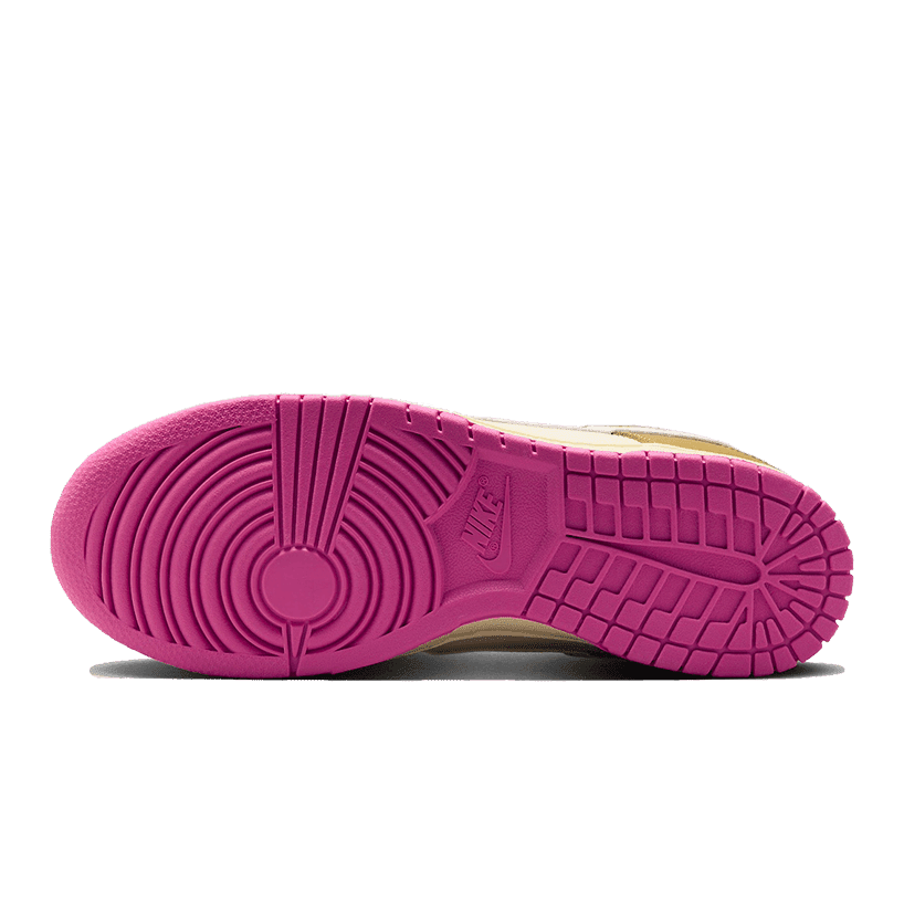 Roze Nike Dunk Low SE Bronzine sneakers met ribbelzool en middenstip