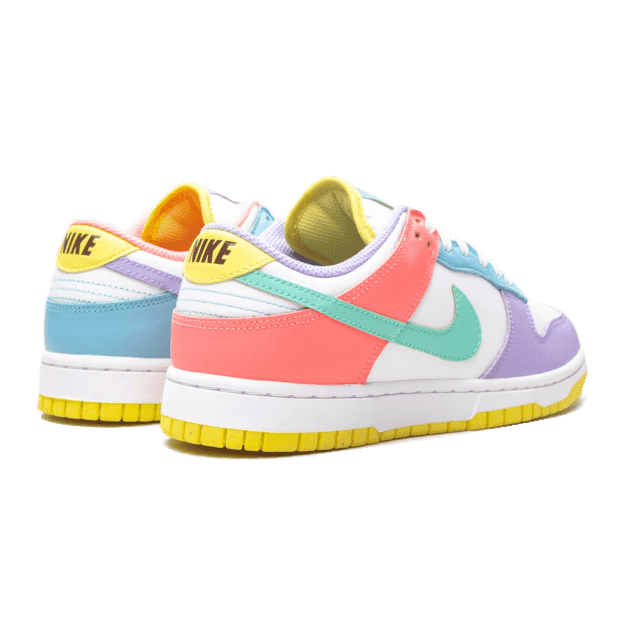 Kleurrijke Nike Dunk Low SE Easter sneakers met opvallende details