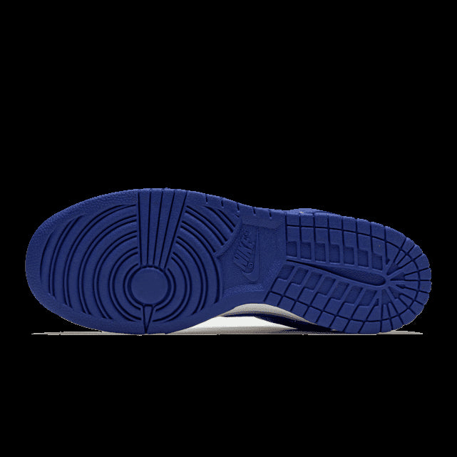Blauwe Nike Dunk Low SP Varsity Royal (Kentucky) sneakers met een geprofileerd rubberen zoolprofiel en opvallend design
