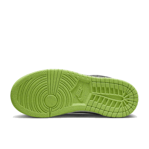 Zool met opvallende groene textuur van Nike Dunk Low Swoosh Shadow Iron Grey Enfant (PS) sneaker