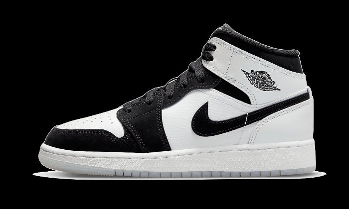 Exclusieve Nike Air Jordan 1 Mid Diamond Shorts sneaker in zwart-wit met klassiek diamantpatroon